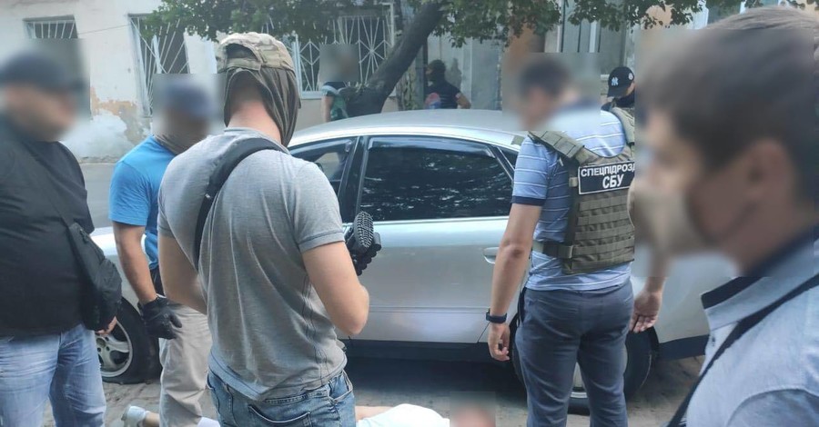 Похищали на первом свидании и забирали ключи от квартир: в Одессе разоблачили банду 