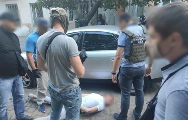 Похищали на первом свидании и забирали ключи от квартир: в Одессе разоблачили банду 