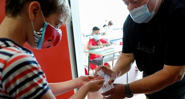 20 тысяч заболевших в сутки: В Кабмине спрогнозировали ситуацию с коронавирусом 