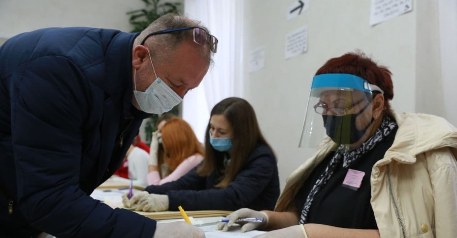 Итоги местных выборов: депутатами стали тетя Тимошенко, дочь Арьева и сын Кернеса