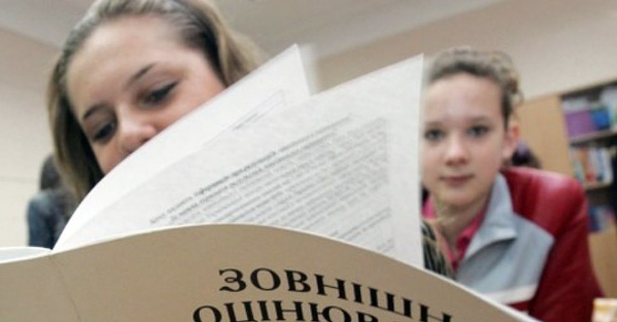 Политики против школьников: родители абитуриентов поддерживают идею отдельного ВНО по украинскому языку