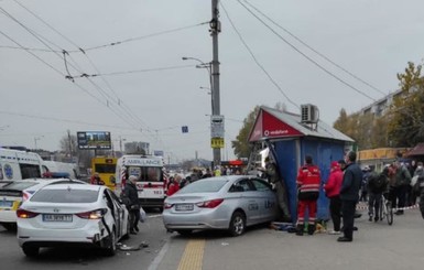 Таксиста, устроившего смертельное ДТП на Окружной в Киеве, арестовали