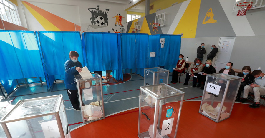 ЦИК подвел итоги местных выборов-2020: больше всего депутатов и глав избрались от “Слуг” и 