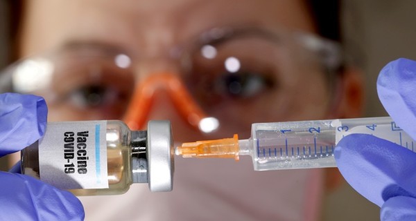 Украина ожидает вакцины от коронавируса, но принять их технически не готова