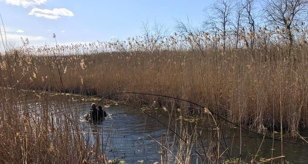 Одесские контрабандисты тянут спиртопроводы и строят подводные лодки