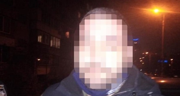 В Киеве мужчина открыл стрельбу по многоэтажке, потому что в него летели клубни картофеля