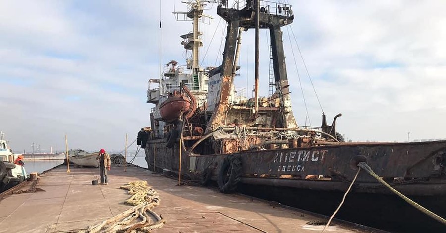 Госэкоинспекция подтвердила, что около Одессы произошел разлив нефти с судна 