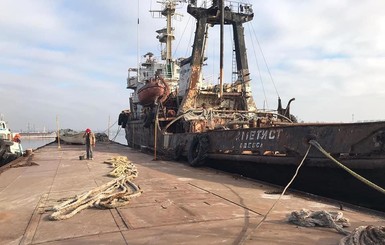 Госэкоинспекция подтвердила, что около Одессы произошел разлив нефти с судна 