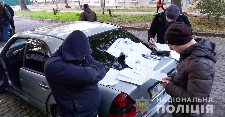 В Николаеве полиция задержала банду таксистов-похитителей