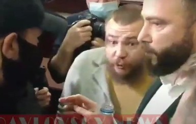В Киеве депутаты подрались с полицией из-за подозрения на коронавирус, вмешался и Дубинский