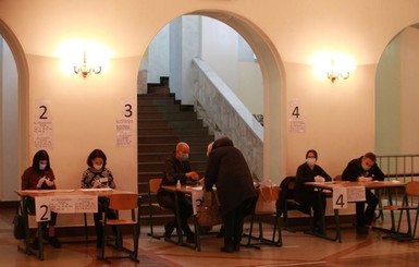 На Львовщине член участковой избирательной комиссии подделал протокол