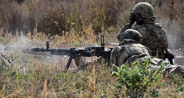 Украинские военнослужащие сбили беспилотник на Донбассе
