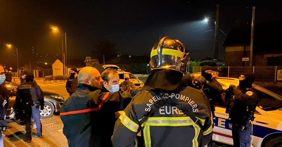 В ходе протестов во Франции пострадали 98 полицейских и жандармов