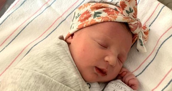 В США родился ребенок-рекордсмен: эмбрион хранили 27 лет