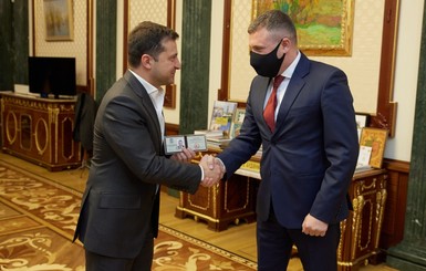 Президент вручил бизнесмену из Каменец-Подольского удостоверение губернатора Хмельницкой области