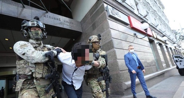 В Киеве суд отправил в психбольницу иностранца, угрожавшего взорвать банк в 