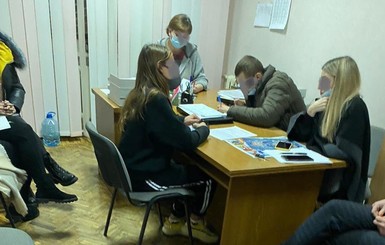 На Харьковщине наказали родителей девочек, которые напились и выложили видео в интернет