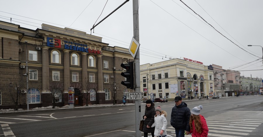 Рождаемость упала, зато приехали военные: сколько на самом деле в Донецке живет людей? 