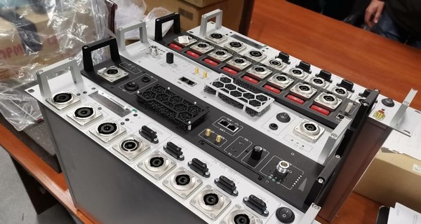 СБУ накрыла бизнес по производству прослушек для смартфонов