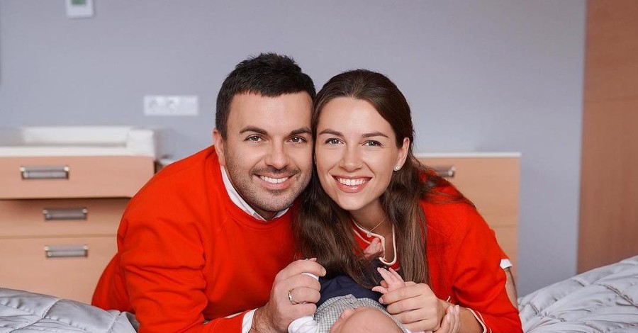 Жена Григория Решетника показала идеальную талию на 12 день после родов