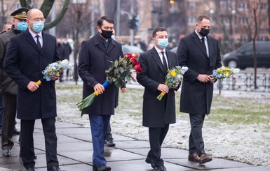 Президент, премьер и глава Рады почтили подвиг ликвидаторов чернобыльской катастрофы