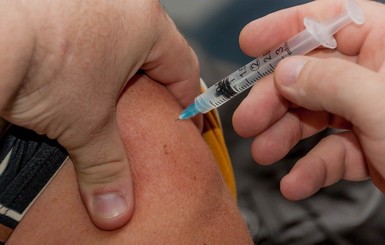На вакцинацию от коронавируса в 2021 году заложили в 6 раз меньше, чем надо