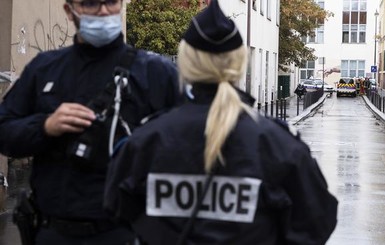 Под Парижем бизнесмен ранил двух человек, убил жену и покончил собой