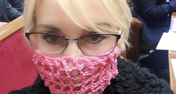 Обладательница маски в сеточку Елизавета Богуцкая: Не заразиться коронавирусом в маршрутке было невозможно