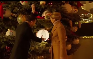 Елена Зеленская рассказала о необычных игрушках на елке у Офиса президента