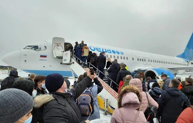 Российский лоукостер дважды слетал рейсом Москва-Москва