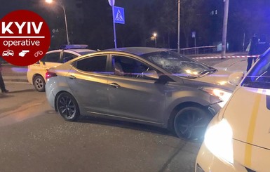 В Киеве водитель пытался задавить полицейских и получил ранение в голову