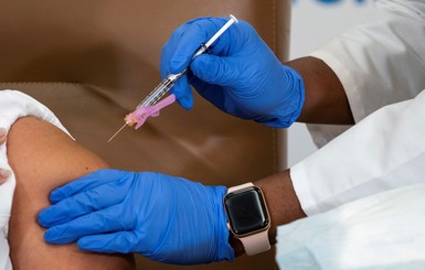 Украина утвердила гибкий план вакцинации от коронавируса на 2021 и 2022 годы