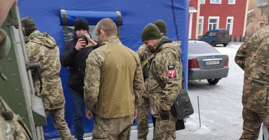 Попавшего в плен на Донбассе украинского бойца освободили
