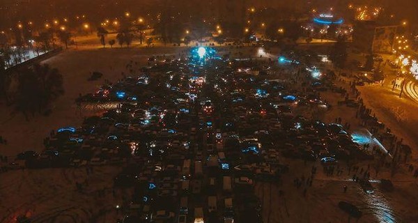 В Харькове создали рекордно большую автоелку