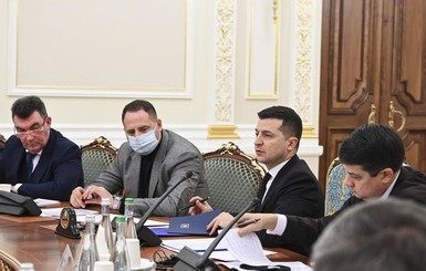 Президент отстранил главу КСУ Тупицкого на два месяца
