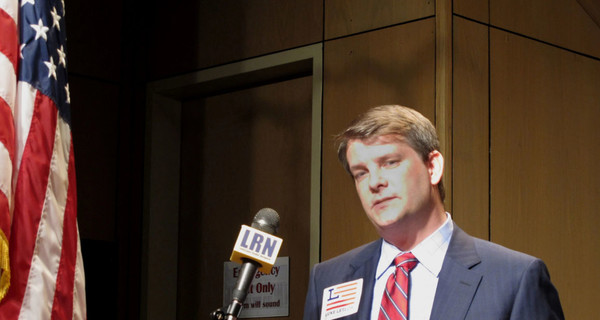 В США от коронавируса умер новоизбранный конгрессмен-республиканец Люк Летлоу