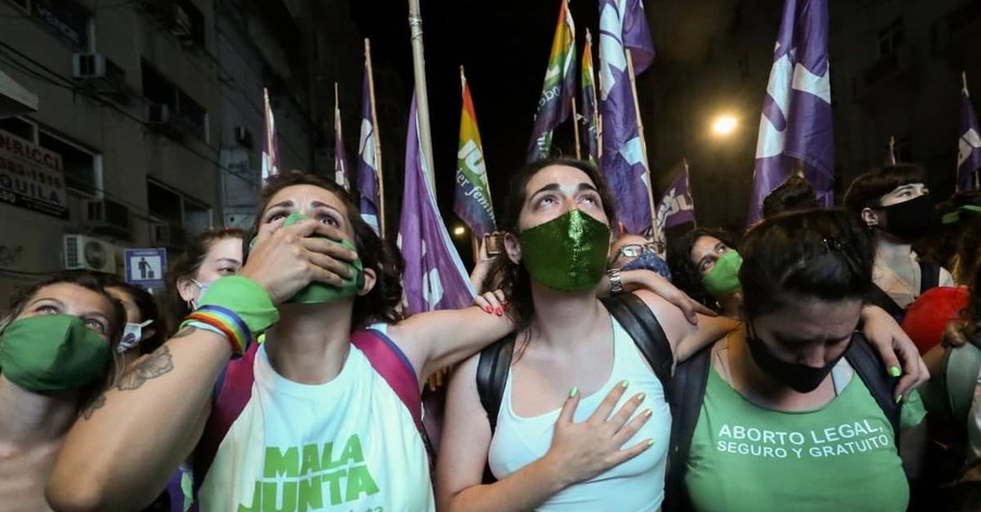 Аргентина узаконила аборты. Решение назвали историческим