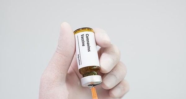 Степанов ожидает заключения договоров на поставки вакцин от коронавируса других компаний в ближайшие недели