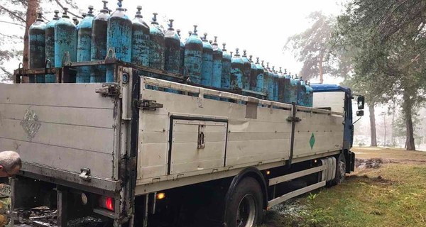 В Новояворовске застрял грузовик с кислородом для больниц
