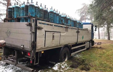 В Новояворовске застрял грузовик с кислородом для больниц