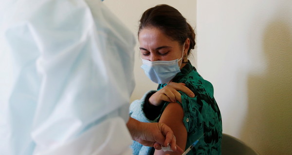 В Минздраве исключили возможность регистрации российской вакцины в Украине