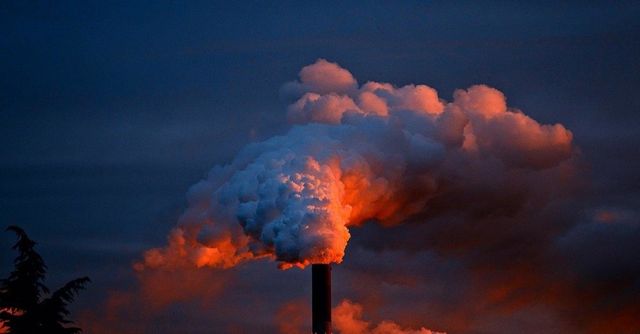 В Украине начнут отслеживать выбросы парниковых газов заводами