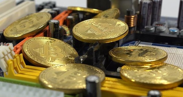 Bitcoin бьет рекорд за рекордом: каковы перспективы криптовалют