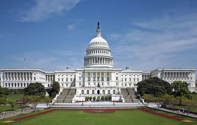 Демократы находятся в шаге от контроля над Сенатом США