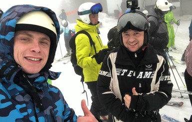 Зеленский катается на лыжах в Буковеле и не отказывает в селфи