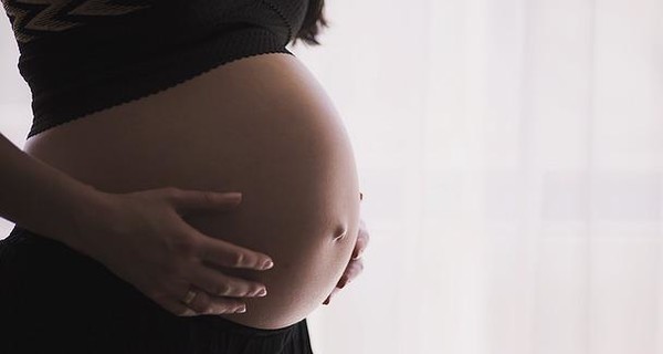 Позаботьтесь о прическе на родах: власти Сеула дали сексистские советы беременным
