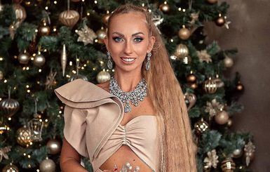 Рапунцель из Одессы с двухметровой косой снялась в откровенной ню-фотосессии