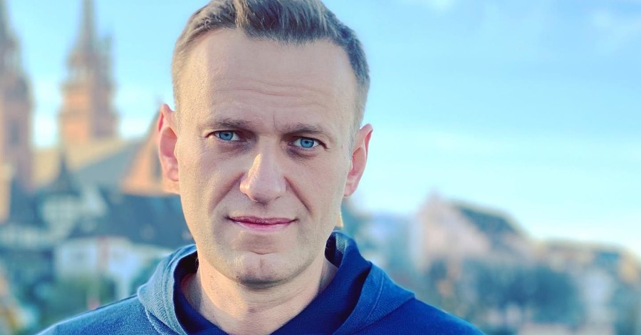 Навальный анонсировал возвращение в Россию на лоукостере спустя пять месяцев после отравления