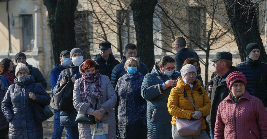 Коронавирусом в Украине за сутки заболели почти восемь тысяч человек