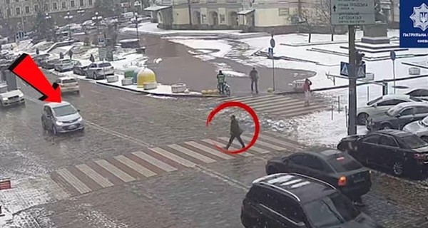 В Киеве водитель средь бела дня сбил мужчину на 